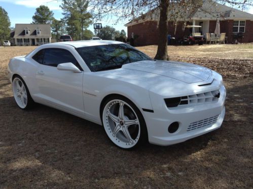 2011 Chevrolet Camaro SS Coupe 2-Door 6.2L, image 2