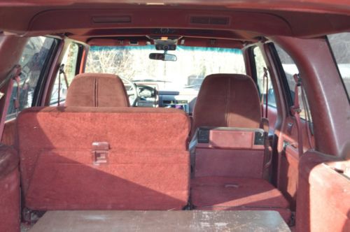 1994 suburbon 3\4 ton 4by4 diesel, image 3