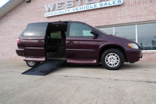 2003 wheelchair van handicap ramp lowered floor