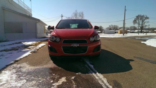 2013 Chevrolet Sonic LT Hatchback 4-Door 1.4L, image 2