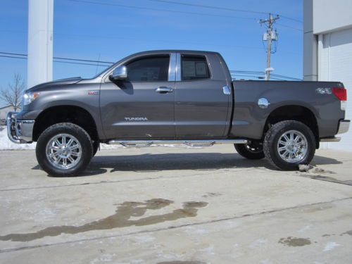 **  super clean 2012 lifted tundra 4x4 double cab **