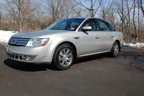 2k mile 2008 ford taurus sel, showroom condition, 3.5 liter v6, one owner, cd