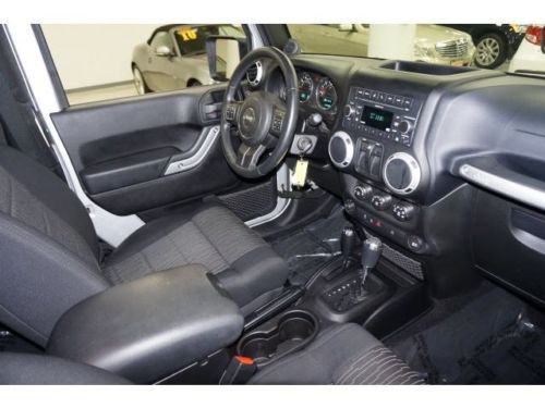 ONLY 26K MILES, Hardtop, Automatic, Sahara, 4WD, 310-925-7461, US $25,860.00, image 10