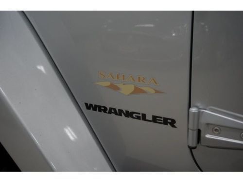 ONLY 26K MILES, Hardtop, Automatic, Sahara, 4WD, 310-925-7461, US $25,860.00, image 18
