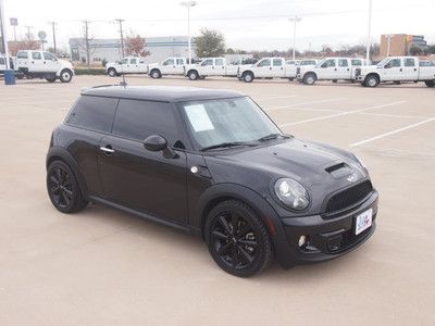 Super clean 2011 mini cooper s 29k miles freshly serviced call us today!!!!!!!!!