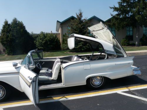1957 Ford Fairlane Base 5.1L, image 4