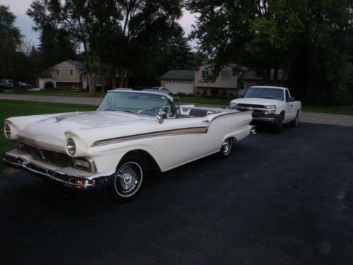 1957 Ford Fairlane Base 5.1L, image 5