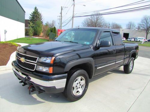 Extended cab 4x4 z71 off road!air ride system!warranty! serviced!no reserve!06