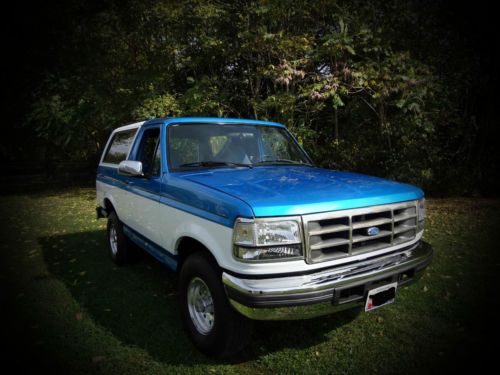 1994 full size ford bronco xlt 4x4 (restored body)