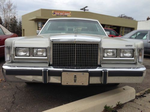 1987 lincoln town car signature sedan 4-door 5.0l no rust