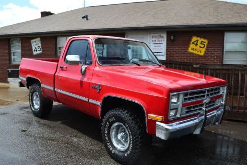 1985 chevrolet k10 sliverado 4 x 4 retored new 350 crate motor rust free!