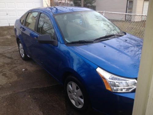 2011 ford focus s sedan 4-door 2.0l