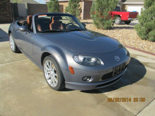 2006 mazda miata mx-5 grand touring convertible, low miles.