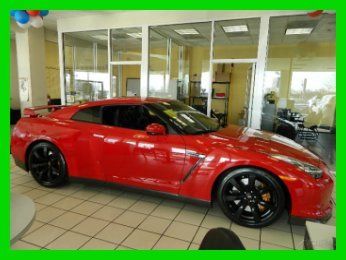 2009 nissan gt-r premium, black leather! competition black wheels/gold calipers!