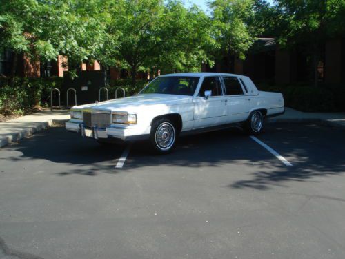 1992 cadillac fleetwood brougham one owner low miles!!! cd radio!!