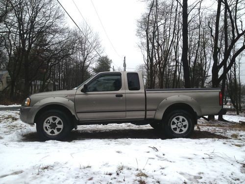 2004 nissan frontier sc extended cab pickup 2-door 3.3l