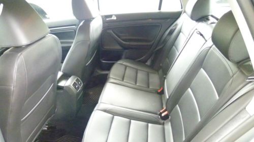 2011 Volkswagen Jetta TDI Wagon 4-Door 2.0L, image 7