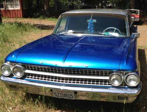 1961 ford galaxie country sedan