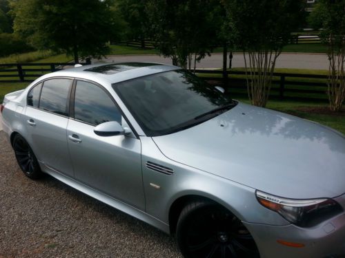 2007 bmw m5 door  v-10 with smg in brilliant hard -to-find silverstone