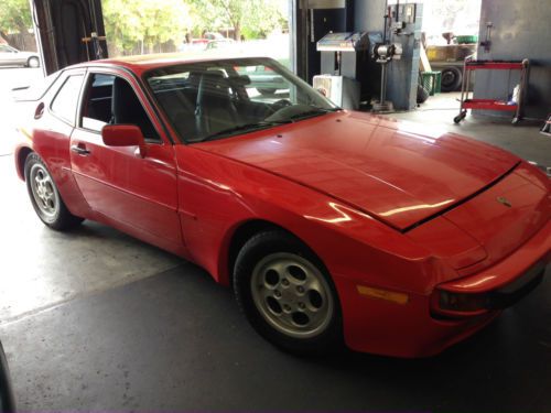 1989 porsche 944 guards red, 2.7,  engine in great shape , needs clutch, no rust