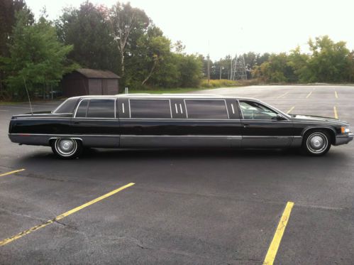 &#039;95 fleetwwod 112&#034; stretch limo.