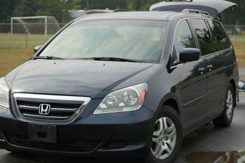 Honda odyssey 2005 - 2nd owner - 8 passengers- 121k