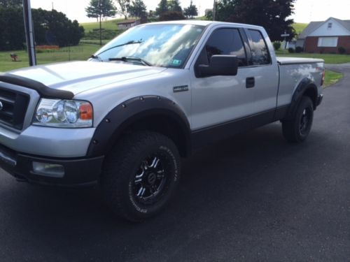 2004 ford f-150 xlt extended cab pickup 4-door 5.4l