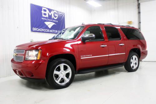We finance dual screens 31k miles factory warranty cooled seats moon navi 1500