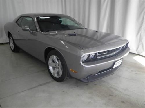 2014 dodge challenger sxt