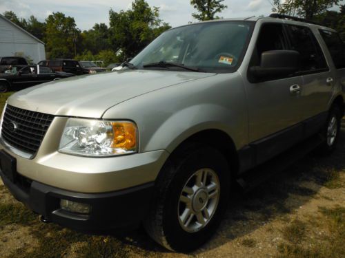 2005 ford expedition xlt 4x4 3rows seats coldairconditioning/dvd 5.4liter 8cyl