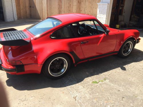 1983 porsche 911 base coupe 2-door