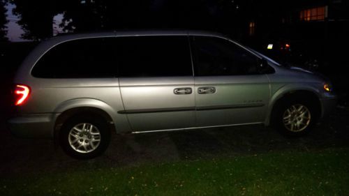 2001 dodge grand caravan sport mini passenger van 4-door 3.3l