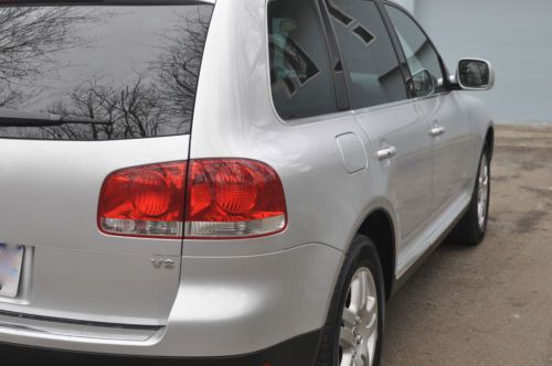 2004 Volkswagen Touareg V8 Sport Utility 4-Door 4.2L *Air Suspension*, image 8