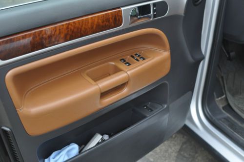 2004 Volkswagen Touareg V8 Sport Utility 4-Door 4.2L *Air Suspension*, image 13