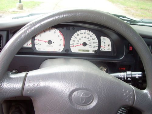 2004 Toyota Tacoma Pre Runner Extended Cab SR5 V6 Original Owner Low Reserve!, image 7