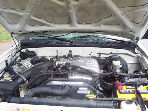 2004 Toyota Tacoma Pre Runner Extended Cab SR5 V6 Original Owner Low Reserve!, image 10