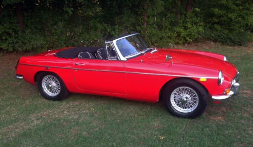 1969 MGB Roadster Nice older restoration. NO RESERVE!, image 3