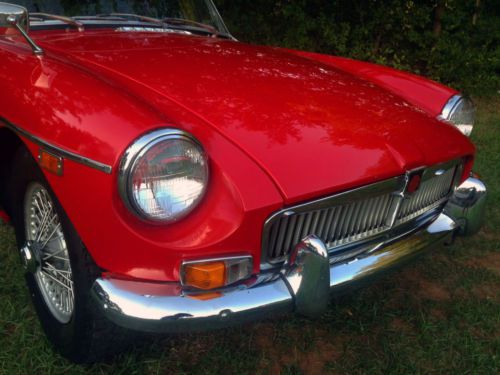 1969 MGB Roadster Nice older restoration. NO RESERVE!, image 4