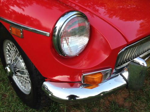 1969 MGB Roadster Nice older restoration. NO RESERVE!, image 5