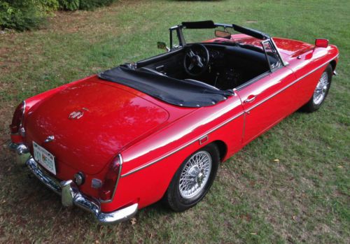 1969 MGB Roadster Nice older restoration. NO RESERVE!, image 6
