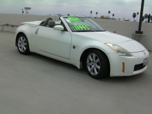 2005 nissan 350z convertible, very clean, pearl white