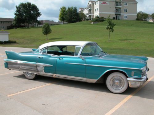 1958 cadillac fleetwood 60 special * runs well and great interior *