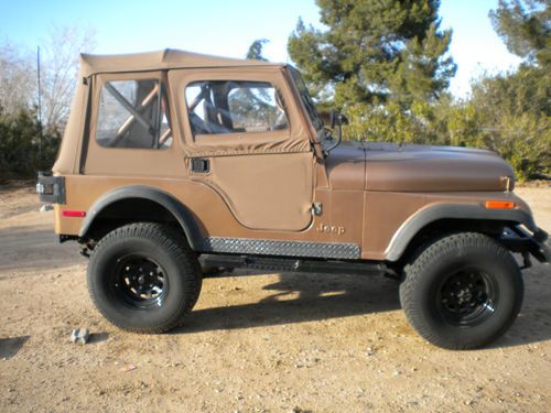 Jeep cj5, 4.2 liter strait 6 cil, corbeau race seats, full roll cage, bestop