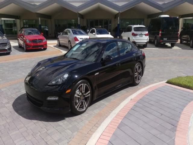 Porsche: panamera s sports chrono package