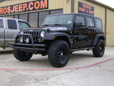 Custom jeep wrangler unlimited 4x4 cruiser mudder crawler