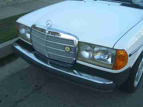 1985 Mercedes 300TD Eurostyle Estate Wagon with LoveCraft WVO Conversion, image 3