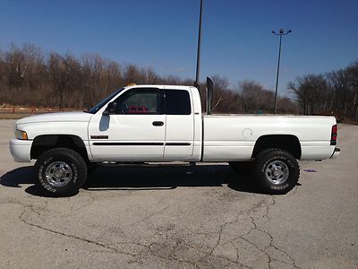 2001 dodge ram 2500 sport 4x4 - cummins diesel - monster custom lifted - big hp