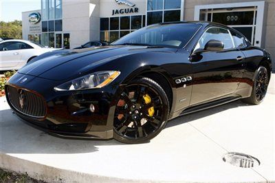 2011 maserati granturismo s coupe - florida vehicle - extreme low mileage