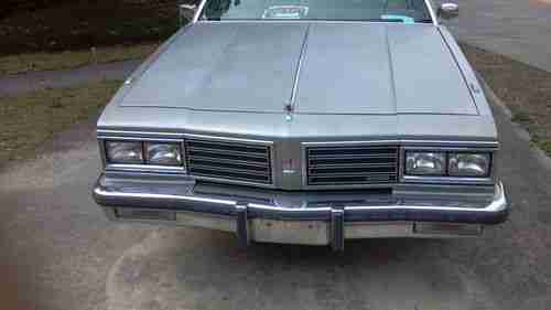 1985 oldsmobile delta 88, image 2