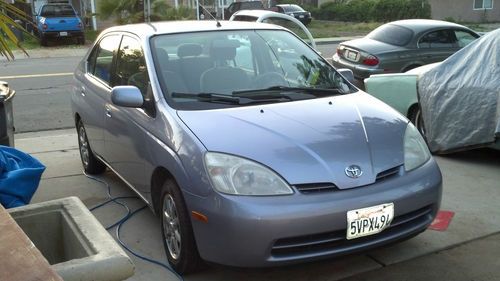 2002 toyota prius base sedan 4-door 1.5l hybrid